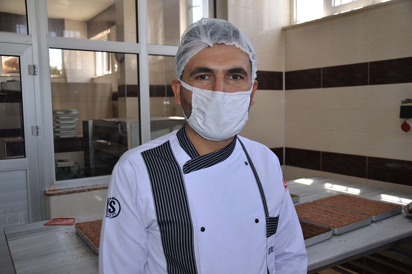 Soğuk baklava, hafifliği ve ferahlığıyla yaz aylarının vazgeçilmez tatlısı konumunda Soğuk baklava, hafifliği ve ferahlığıyla yaz aylarının vazgeçilmez tatlısı konumunda
